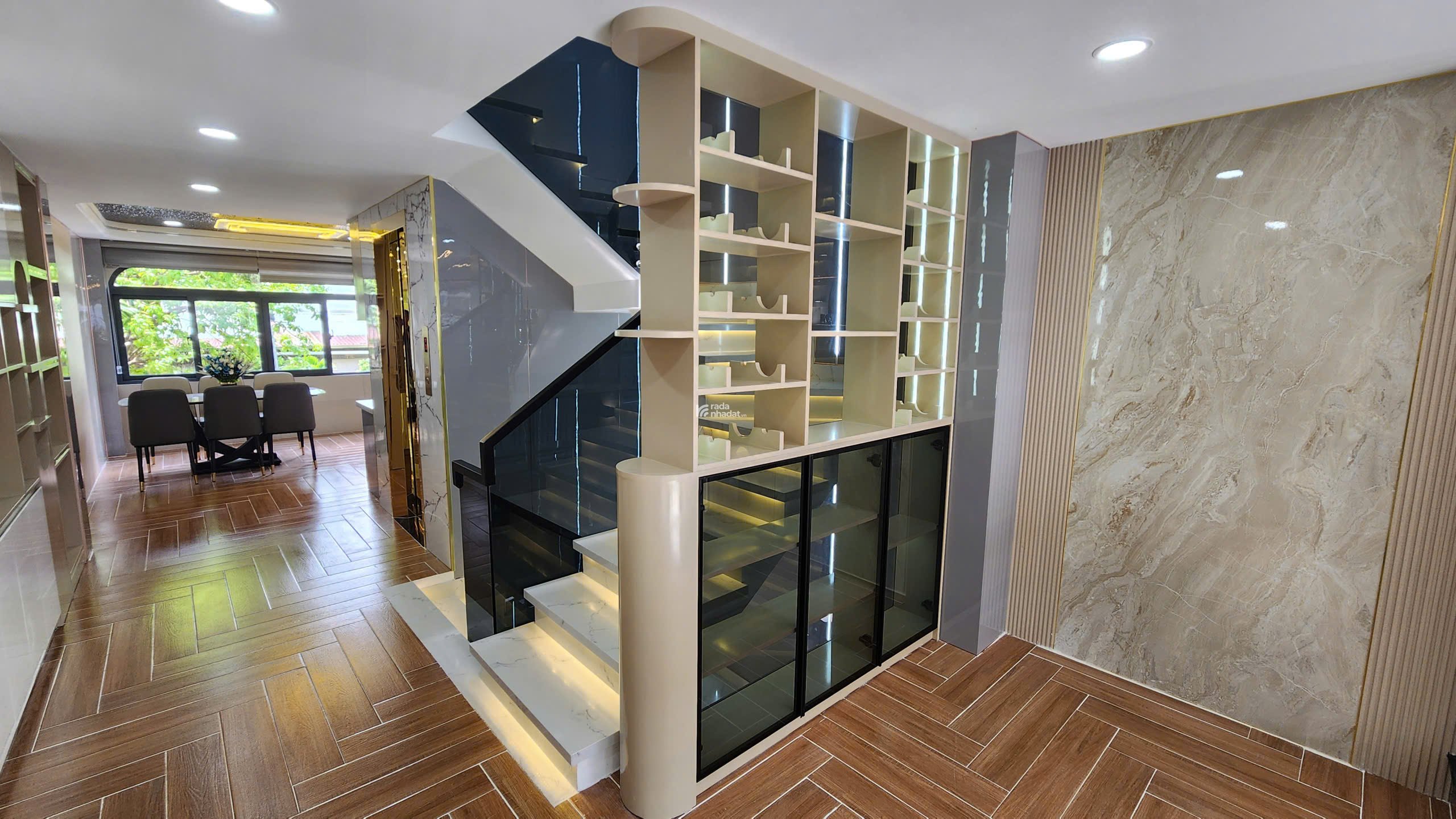 NHÀ PHỐ THANG MÁY - ĐẲNG CẤP - 4 TẦNG - FULL NỘI THẤT NGAY NGÃ TƯ GA - QUẬN 12