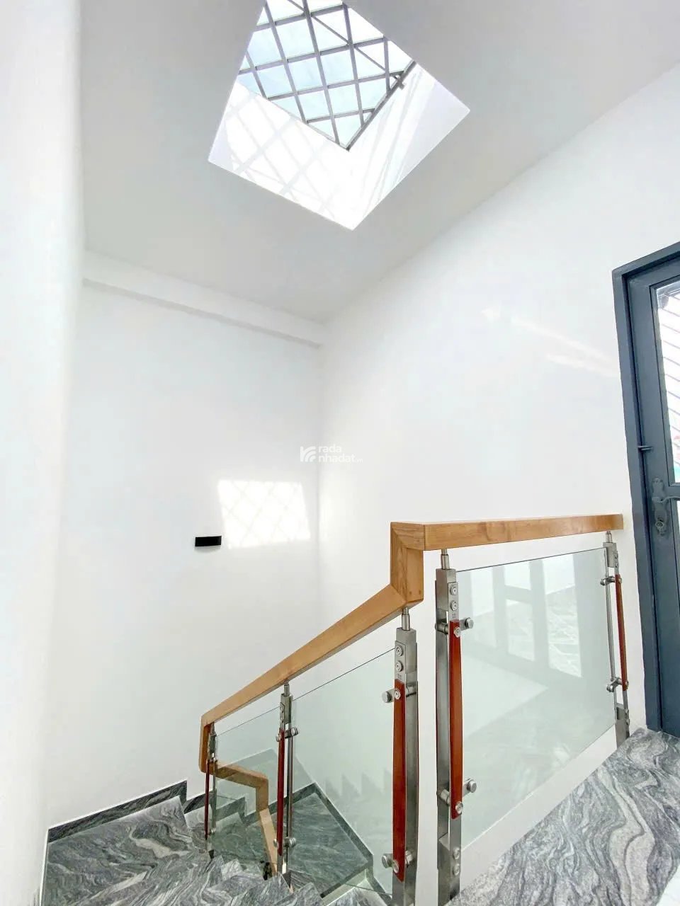 KHU VIP LÊ VĂN QUỚI - SÁT MẶT TIỀN - 44M2 - SỔ ĐẸP VUÔNG VỨC - HOÀN CÔNG ĐỦ - GIÁ 5,4 TỶ