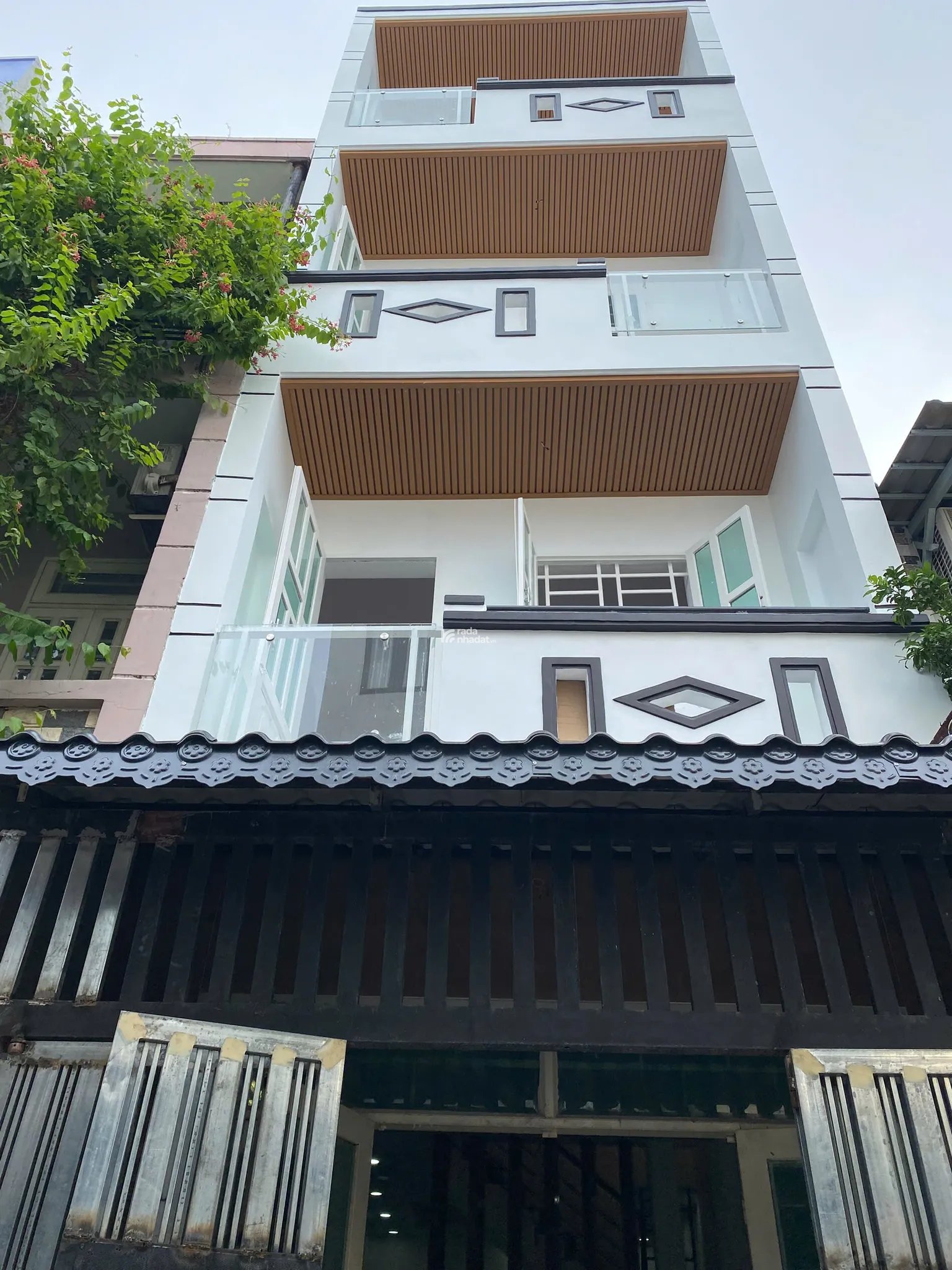 KHU VIP LÊ VĂN QUỚI - SÁT MẶT TIỀN - 44M2 - SỔ ĐẸP VUÔNG VỨC - HOÀN CÔNG ĐỦ - GIÁ 5,4 TỶ
