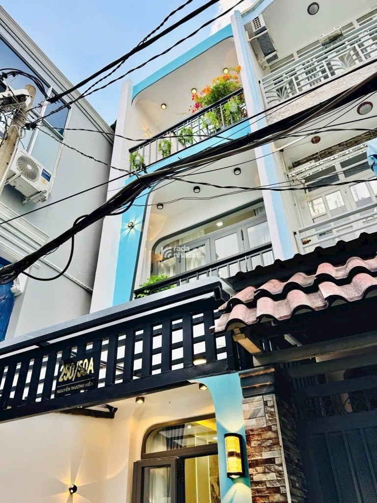 SIÊU RẺ VÀ ĐẸP. NGUYỄN THƯỢNG HIỀN, PHÚ NHUẬN, 4 TẦNG CÓ KC Ở NGAY. GIẢM 350TR CHỈ 6.4T TL 