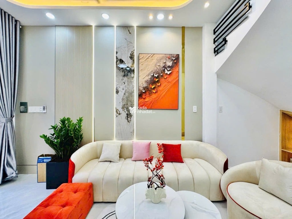 SIÊU RẺ VÀ ĐẸP. NGUYỄN THƯỢNG HIỀN, PHÚ NHUẬN, 4 TẦNG CÓ KC Ở NGAY. GIẢM 350TR CHỈ 6.4T TL 