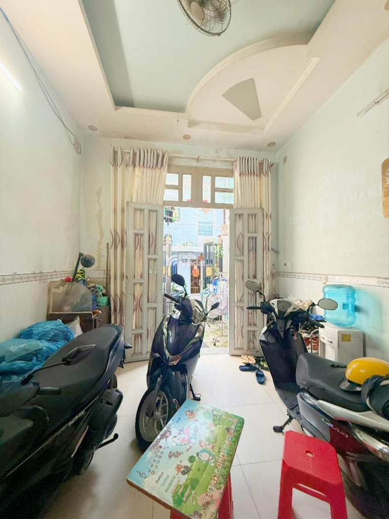  NHÀ 3 TẦNG ĐÚC,4PN,50M2,SÁT MẶT TIỀN, MỄ CỐC P15Q8 CHỈ HƠN 3 TỶ