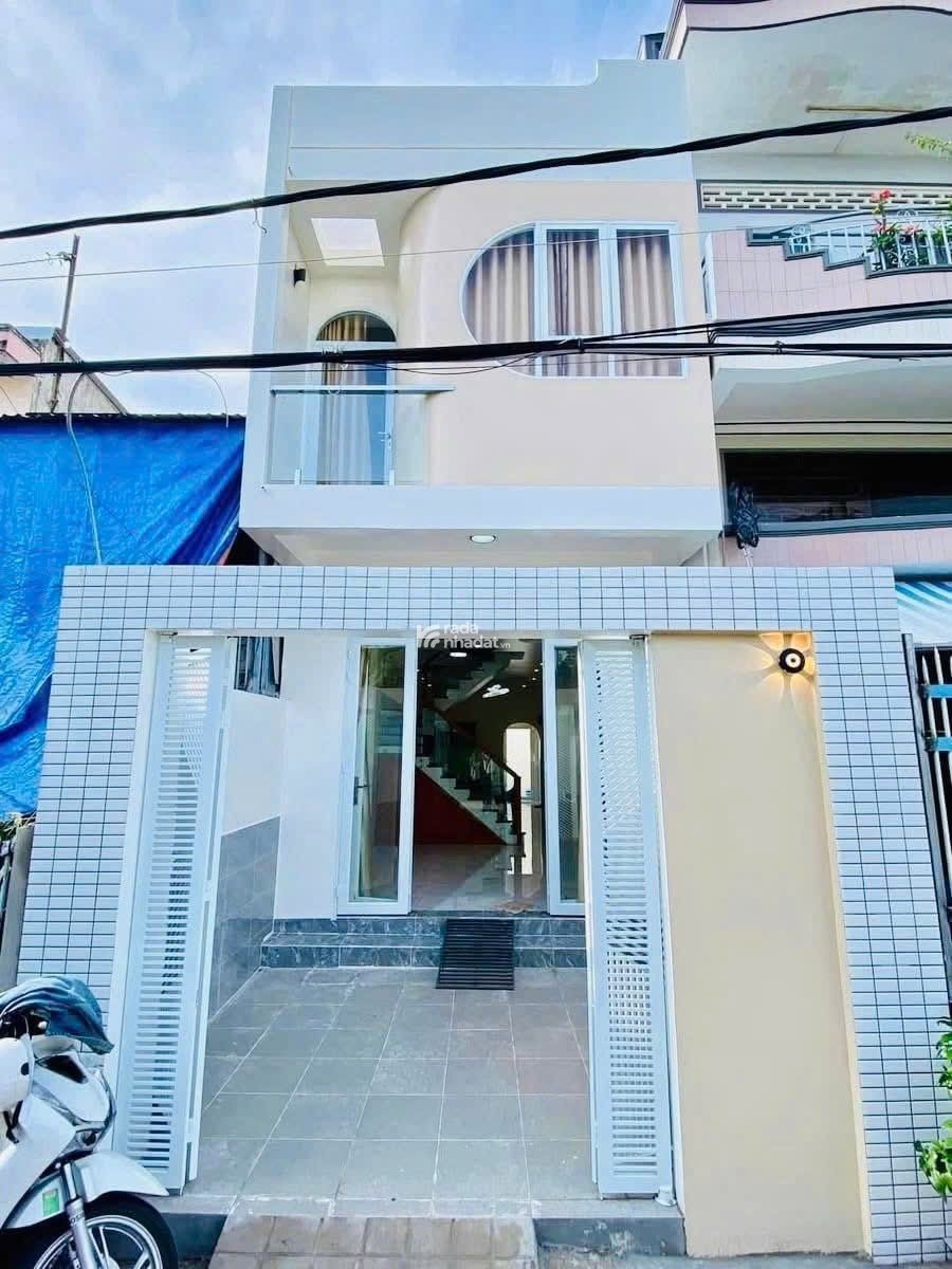 Dì Năm muốn bán gấp căn nhà ngay chợ Hưng Long