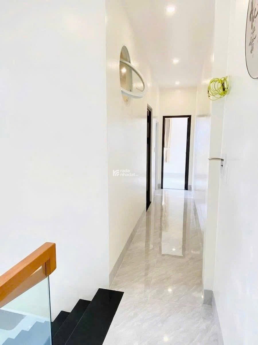 Dì Năm muốn bán gấp căn nhà ngay chợ Hưng Long