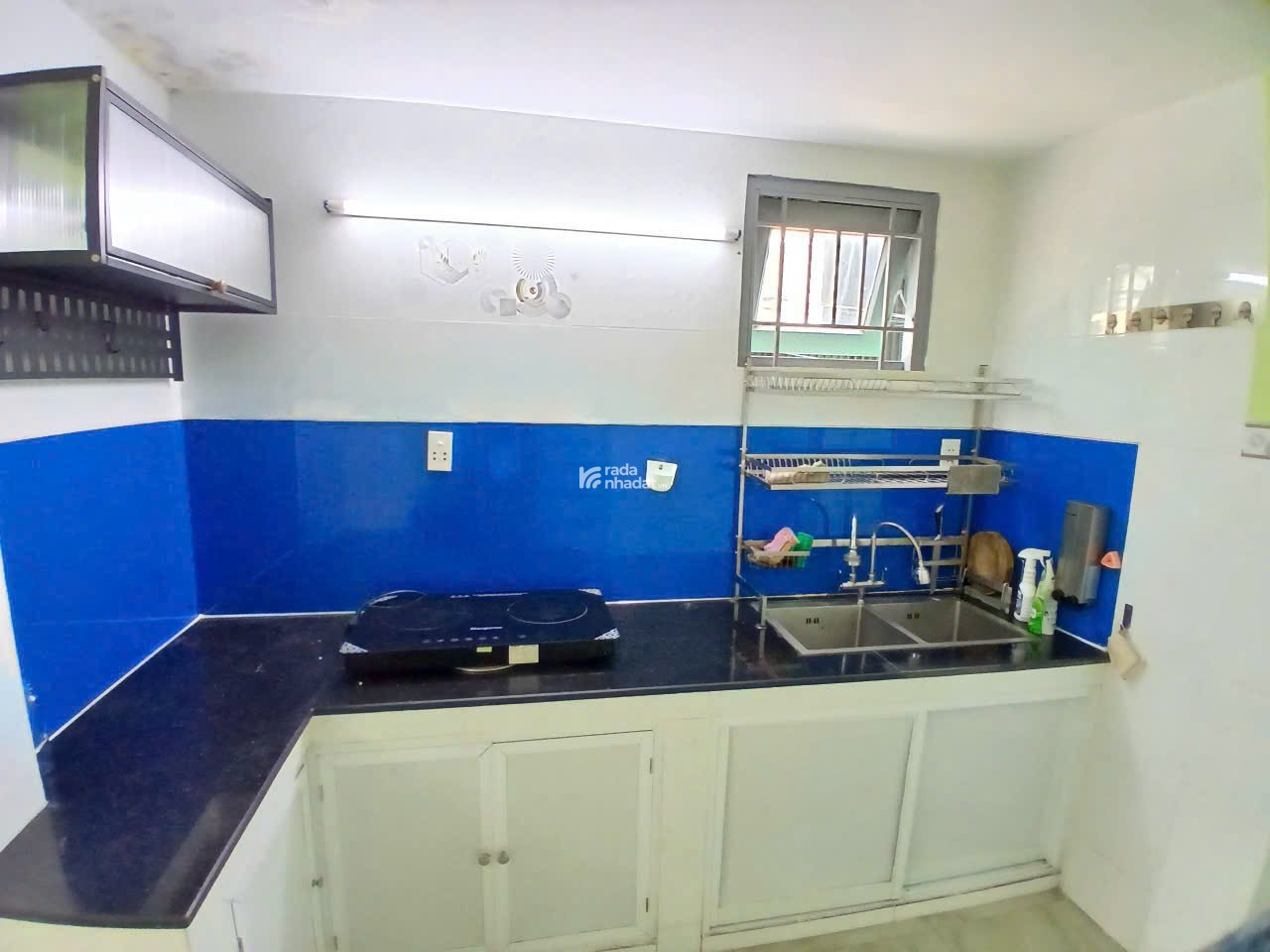 9,7 TỶ   NHÀ 3 TẦNG CĂN GÓC 2 MẶT HẺM TRUNG TÂM Q.1 . 4,5M X 9,5M