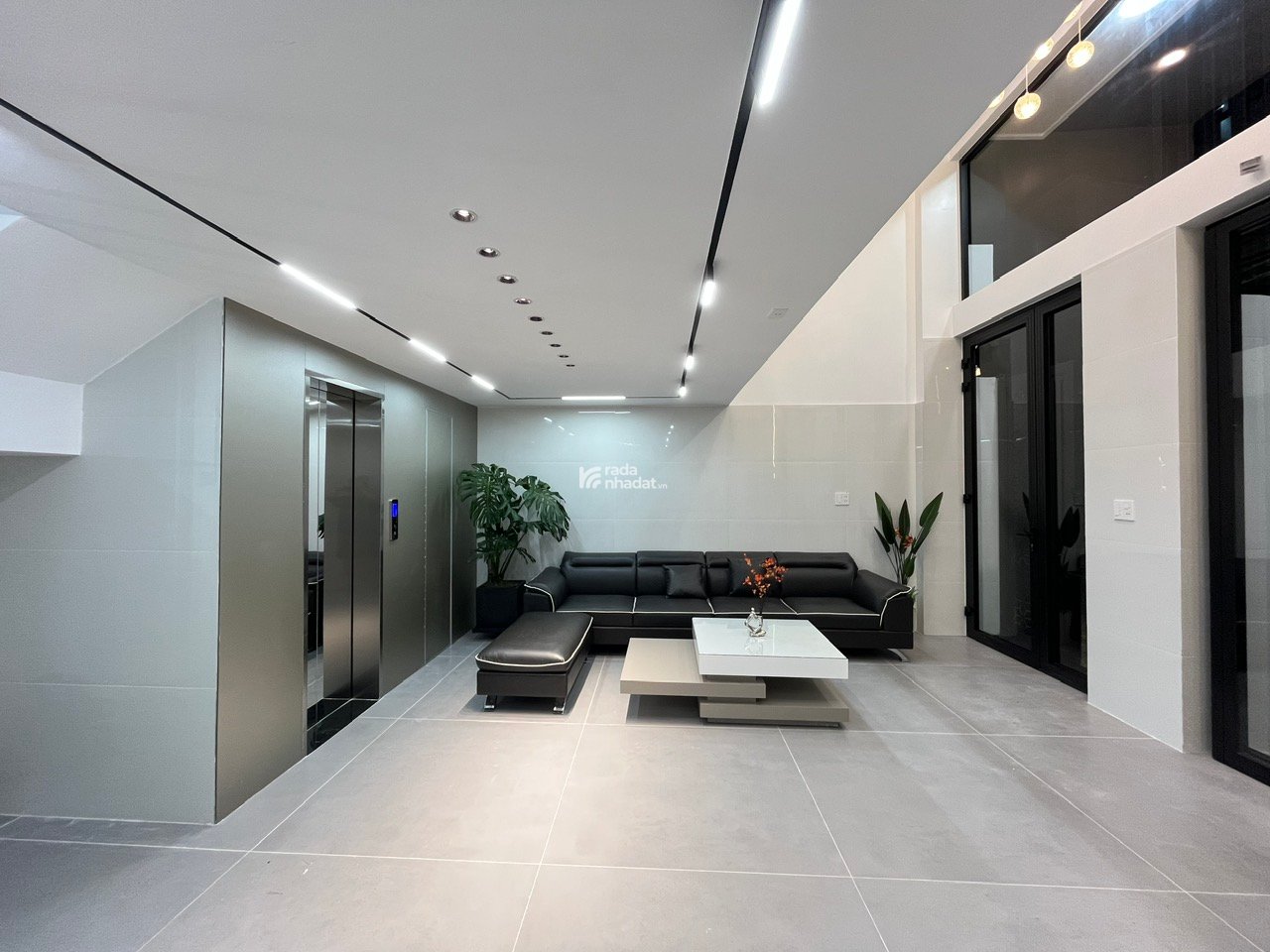 Bán Nhà HXH Khu VIP Hiệp Tân, Tân Phú - DT 6X7M - NHÀ MỚI CÓ THANG MÁY - GIÁ SIÊU HỜI 9.4 TỶ