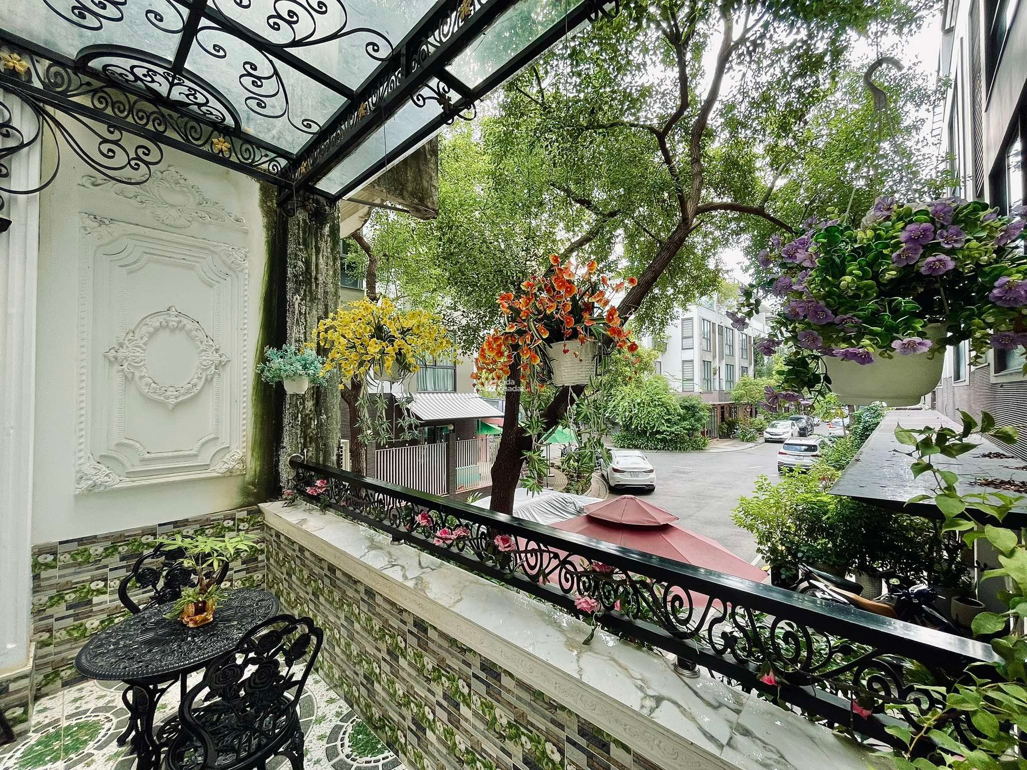 NHÀ ĐẸP VIEW HÀ ĐÔ CENTROSA GARDEN - MẶT TIỀN 3 THÁNG 2- Q.10- DT: 4.2*26m- 4 TẦNG- 69 TỶ 9