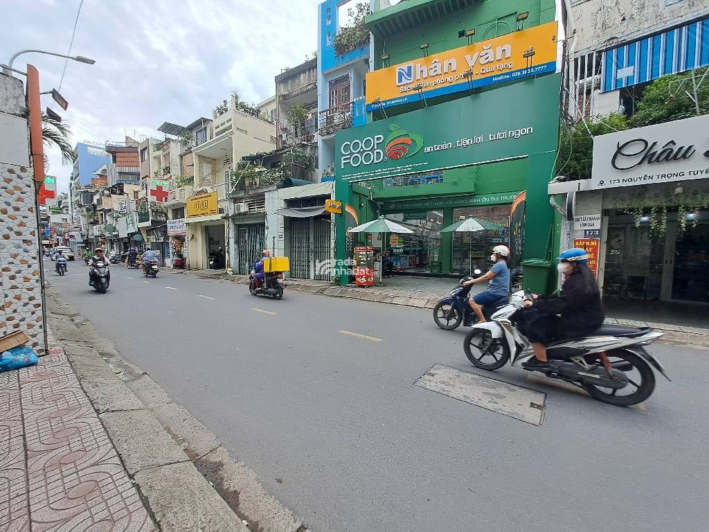 SÁT MT NGUYỄN TRỌNG TUYỂN, PHÚ NHUẬN, 114M2 CÓ KC TIỆN CẢI TẠO. GIẢM 2T CHỈ 33.5T TL 