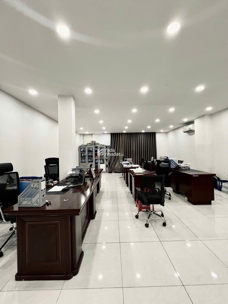 CHỈ DUY NHẤT - 4 TẦNG - MẶT TIỀN TRƯỜNG CHINH P13 - (6.6*23) 153m2 CN Đủ