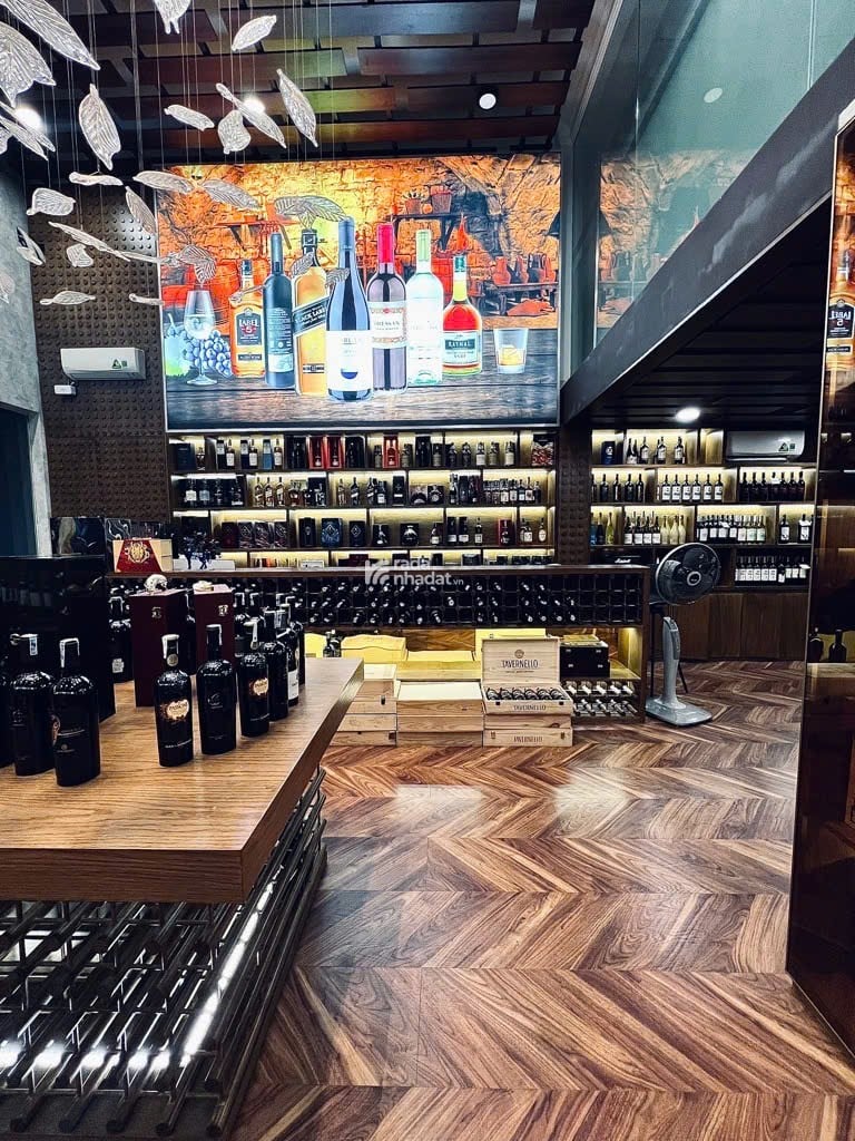 CHỈ DUY NHẤT - 4 TẦNG - MẶT TIỀN TRƯỜNG CHINH P13 - (6.6*23) 153m2 CN Đủ