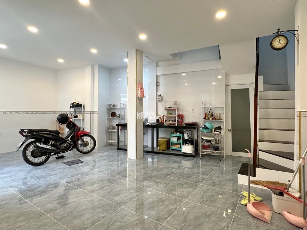 SÁT HXH PHAN ĐÌNH PHÙNG, PHÚ NHUẬN, 41M2 KẾT CẤU Ở NGAY. GIẢM 2T CHỈ CÒN 6.3T TL 