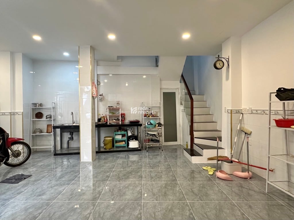 SÁT HXH PHAN ĐÌNH PHÙNG, PHÚ NHUẬN, 41M2 KẾT CẤU Ở NGAY. GIẢM 2T CHỈ CÒN 6.3T TL 