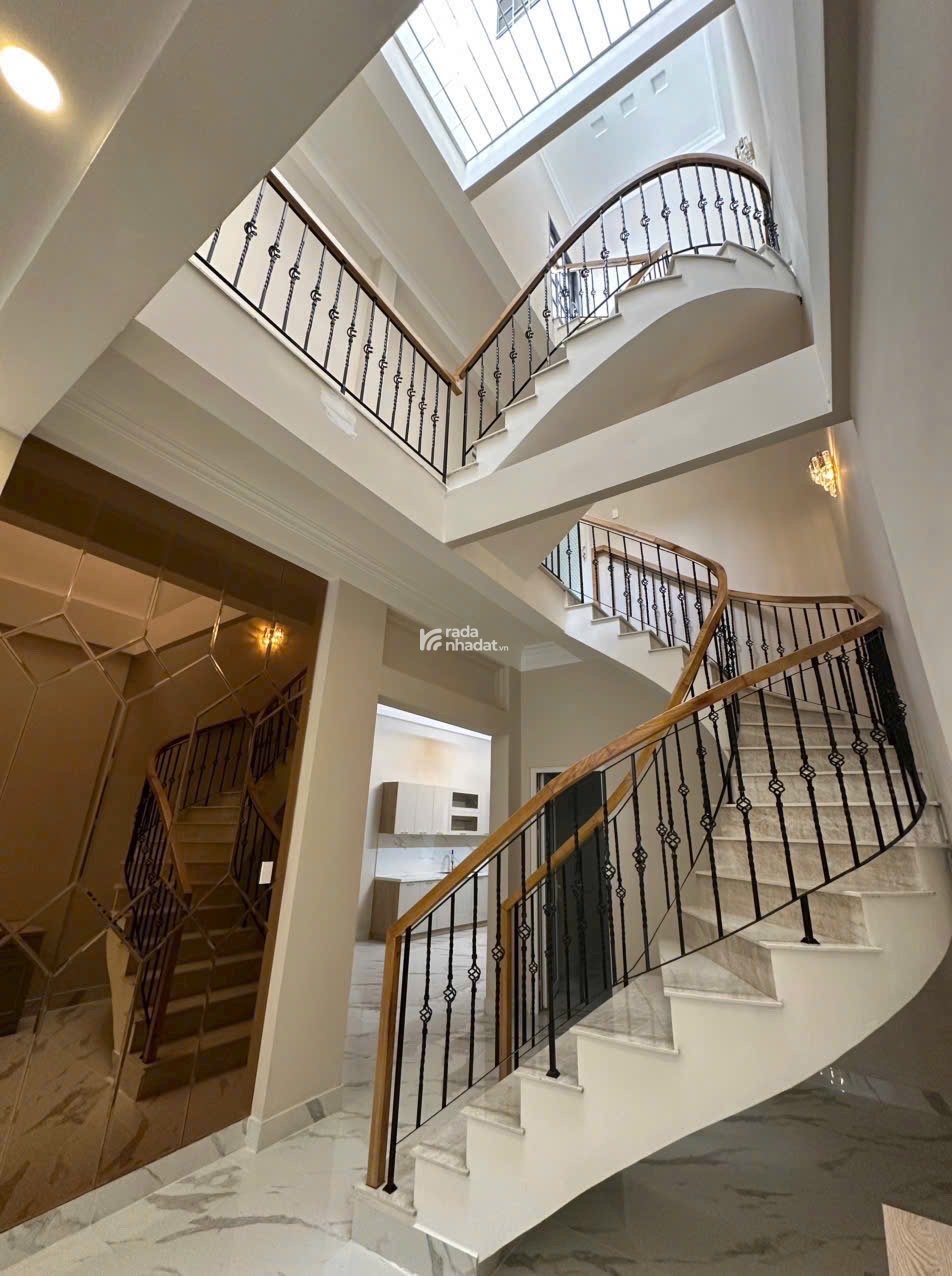 Gấp Gấp cần gả em Tôn Thất Tùng q1 chỉ với 21tỷ. dt 121m 