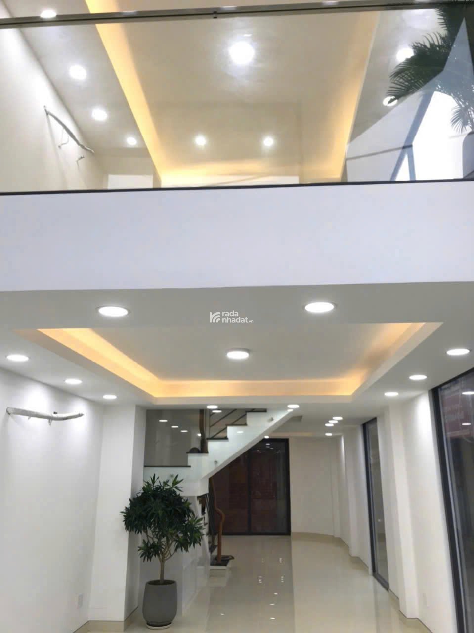 Bán nhà căn góc 3 mặt tiền Hoàng Hoa Thám, Bình Thạnh 20 tỷ