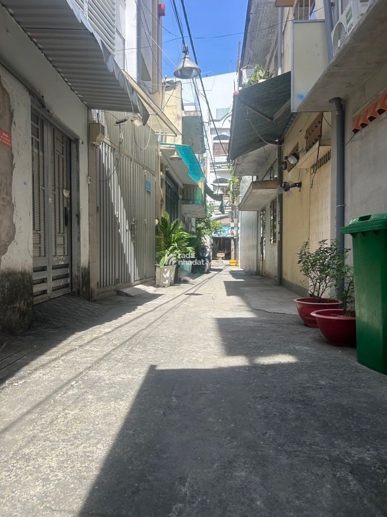 HẺM XE HƠI SÁT NHÀ, LẠC LONG QUÂN, TÂN BÌNH, 28M2 MỚI Ở NGAY. GIẢM 350TR CHỈ 5.2T 