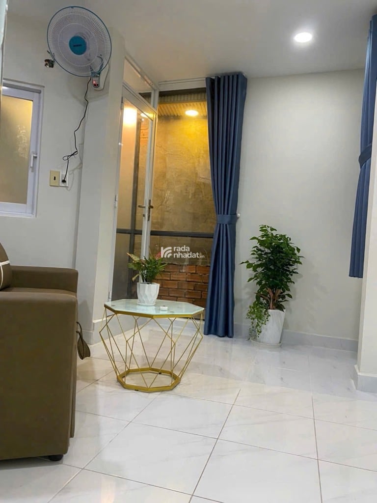 SÁT SÂN BAY, HẺM XE HƠI HOÀNG VĂN THỤ, PHÚ NHUẬN, 3 TẦNG CÓ KC Ở NGAY. GIẢM 550TR CHỈ 2.2T TL 