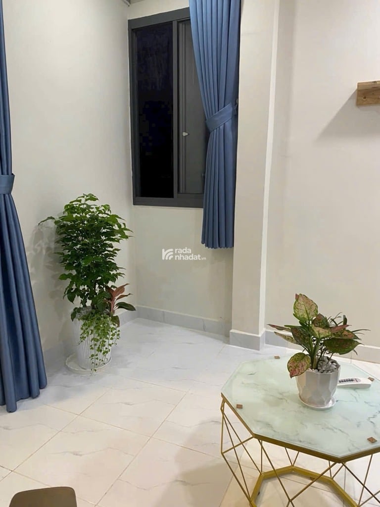 SÁT SÂN BAY, HẺM XE HƠI HOÀNG VĂN THỤ, PHÚ NHUẬN, 3 TẦNG CÓ KC Ở NGAY. GIẢM 550TR CHỈ 2.2T TL 