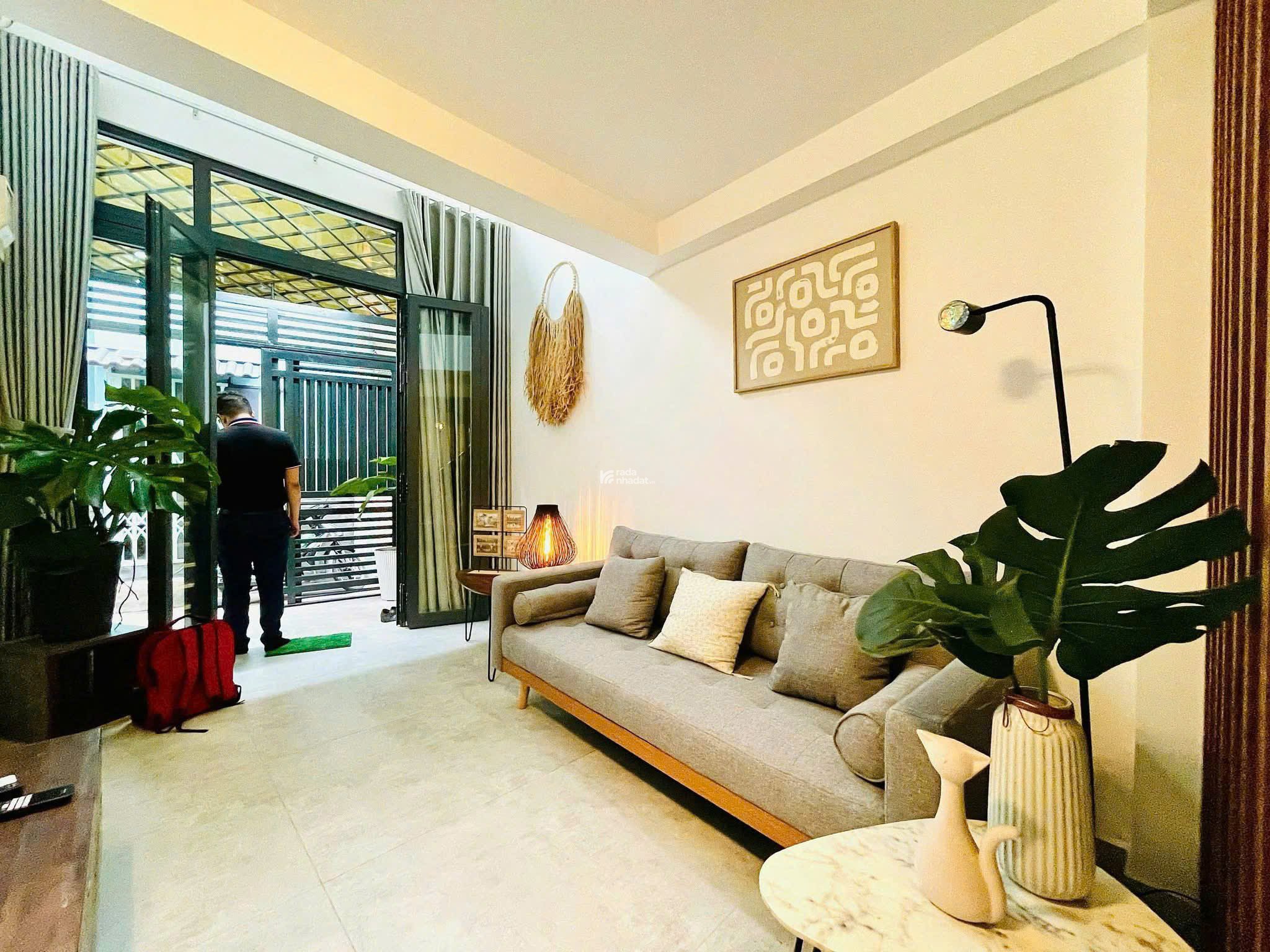 Bán nhà giá ngộp đường Trần Bình Trọng, Quận 5, gần giáo xứ Chợ Quán, 49m2, SHR giá 3 tỷ 850 TL