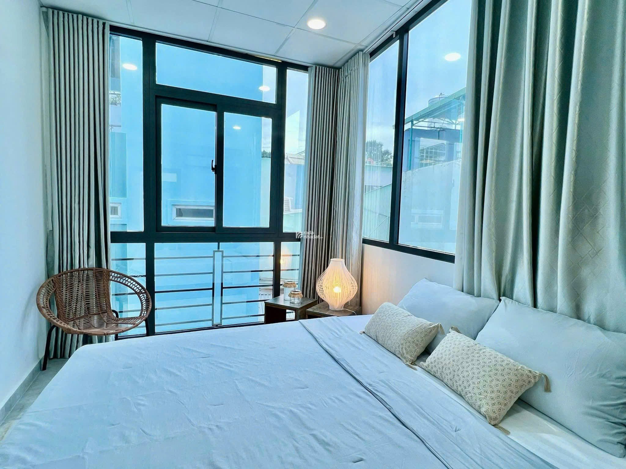 Bán nhà giá ngộp đường Trần Bình Trọng, Quận 5, gần giáo xứ Chợ Quán, 49m2, SHR giá 3 tỷ 850 TL