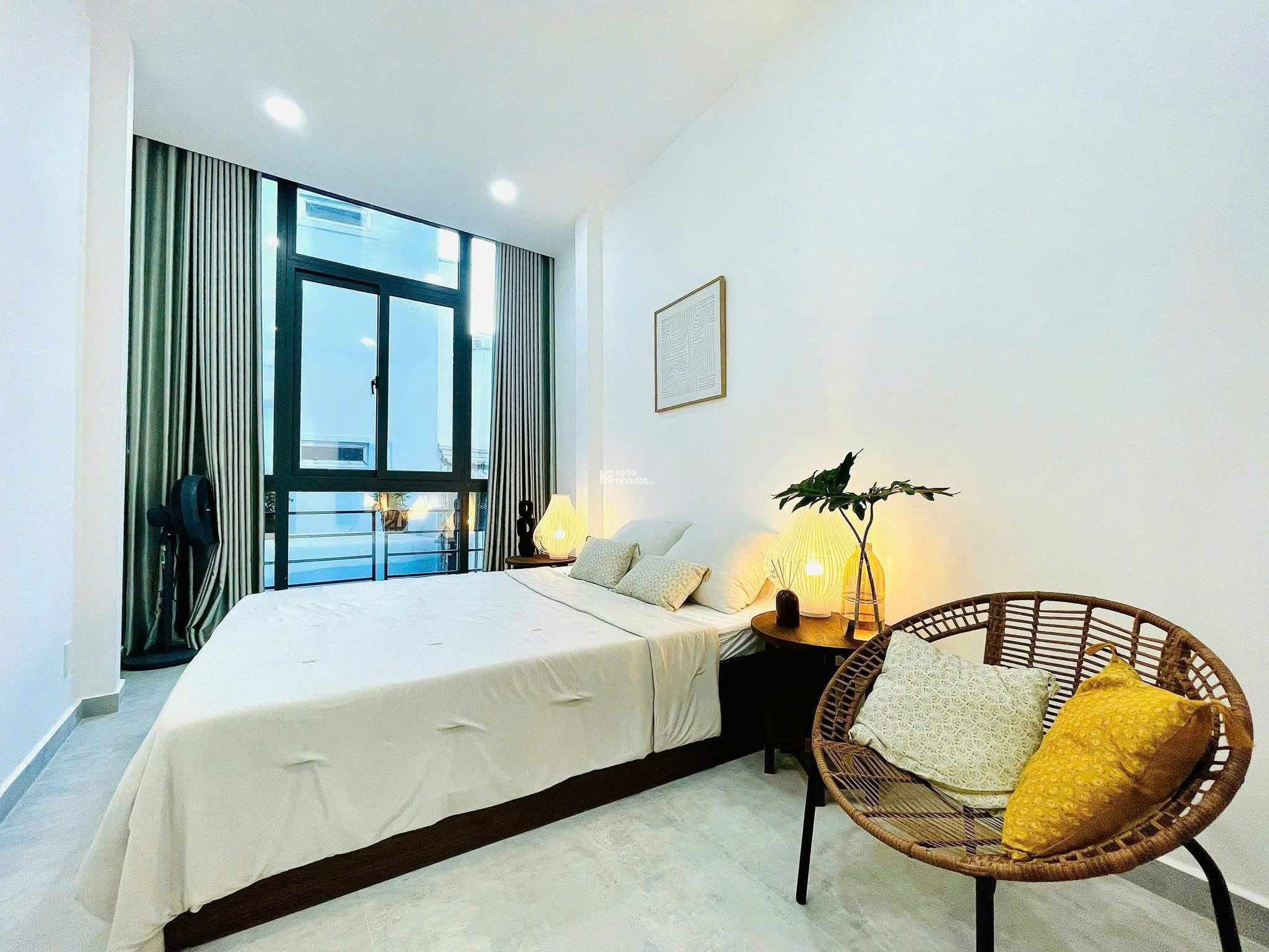 Bán nhà giá ngộp đường Trần Bình Trọng, Quận 5, gần giáo xứ Chợ Quán, 49m2, SHR giá 3 tỷ 850 TL