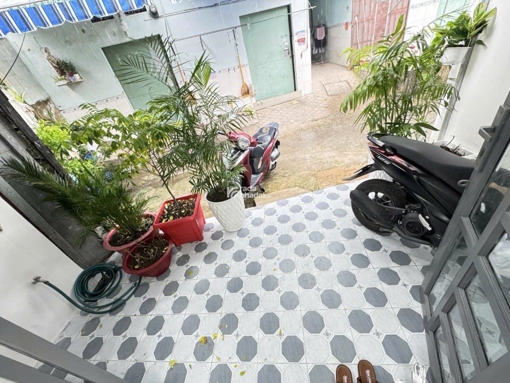 HẺM XE HƠI CẠNH NHÀ - NHÀ ĐẸP 2 TẦNG KIÊN CỐ - NGAY TÂN KỲ TÂN QUÝ - GIÁP TÂN PHÚ - SỔ ĐẸP CHUẨN PH