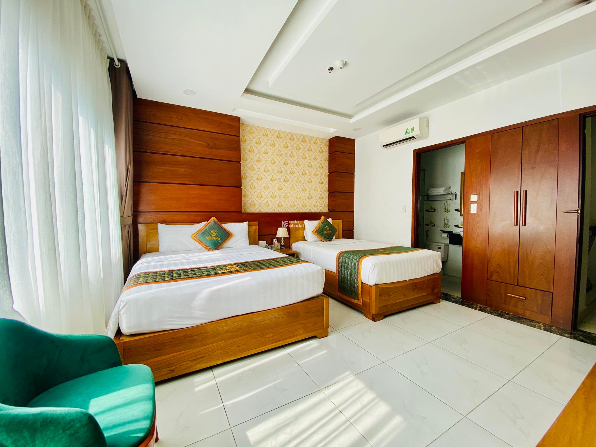 KHÁCH SẠN NGAY SÂN BAY TÂN SƠN NHẤT DÒNG TIỀN 300TR/THÁNG - GẤP BÁN GIẢM MẠNH 4.5 TỶ