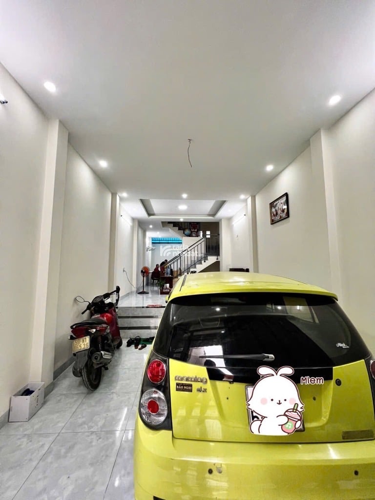 - Nhà chính chủ xây để ở, thiết kế chỉn chu tỉ nỉ, khu đồng bộ cao tầng ,không lộ giới  