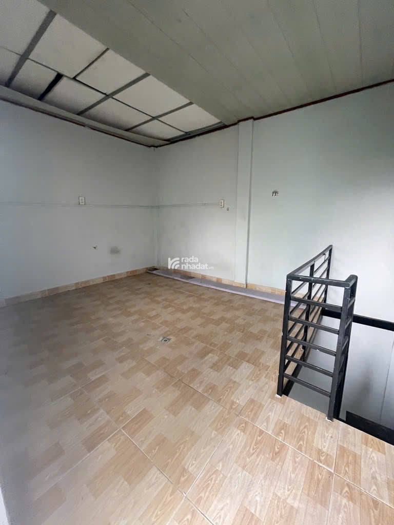 HÀNG HIẾM -BÁN NHÀ SỔ HỒNG RIÊNG LÊ ĐÌNH CẨN - GIÁP TÊN LỬA. CHỈ 2.1 TỶ THƯƠNG LƯỢNG