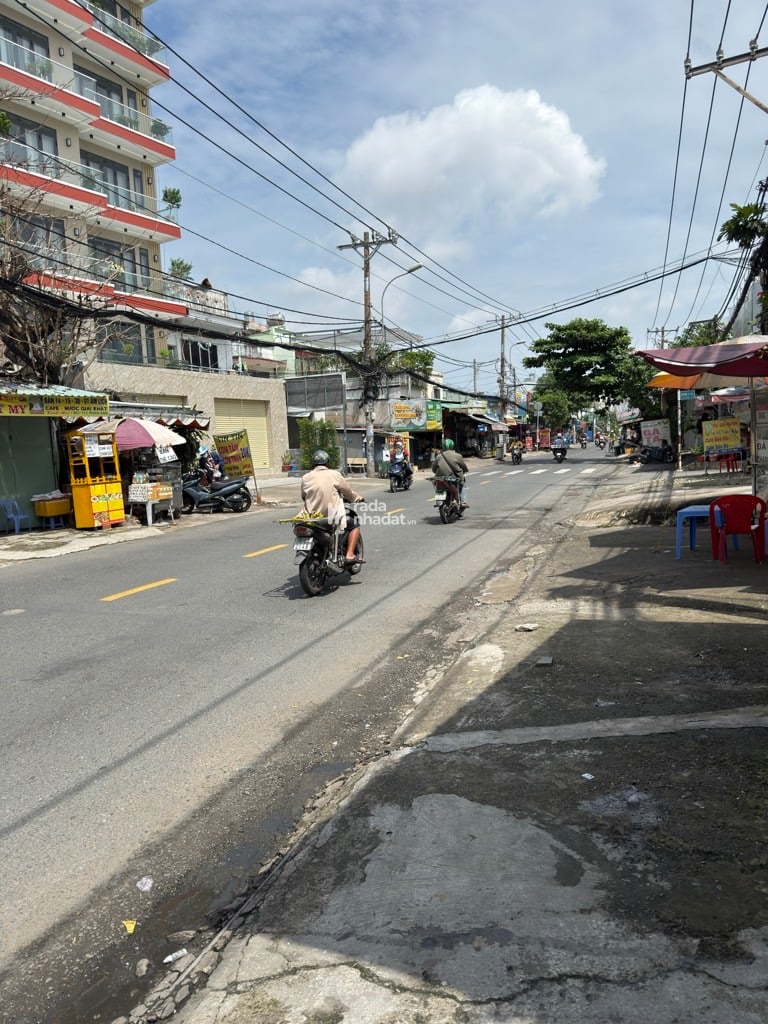 HOT! NHÀ 128M2 NGANG 5M SÁT KHU TÊN LỬA - VỪA Ở VỪA CÓ THU NHẬP 20 TRIỆU/THÁNG