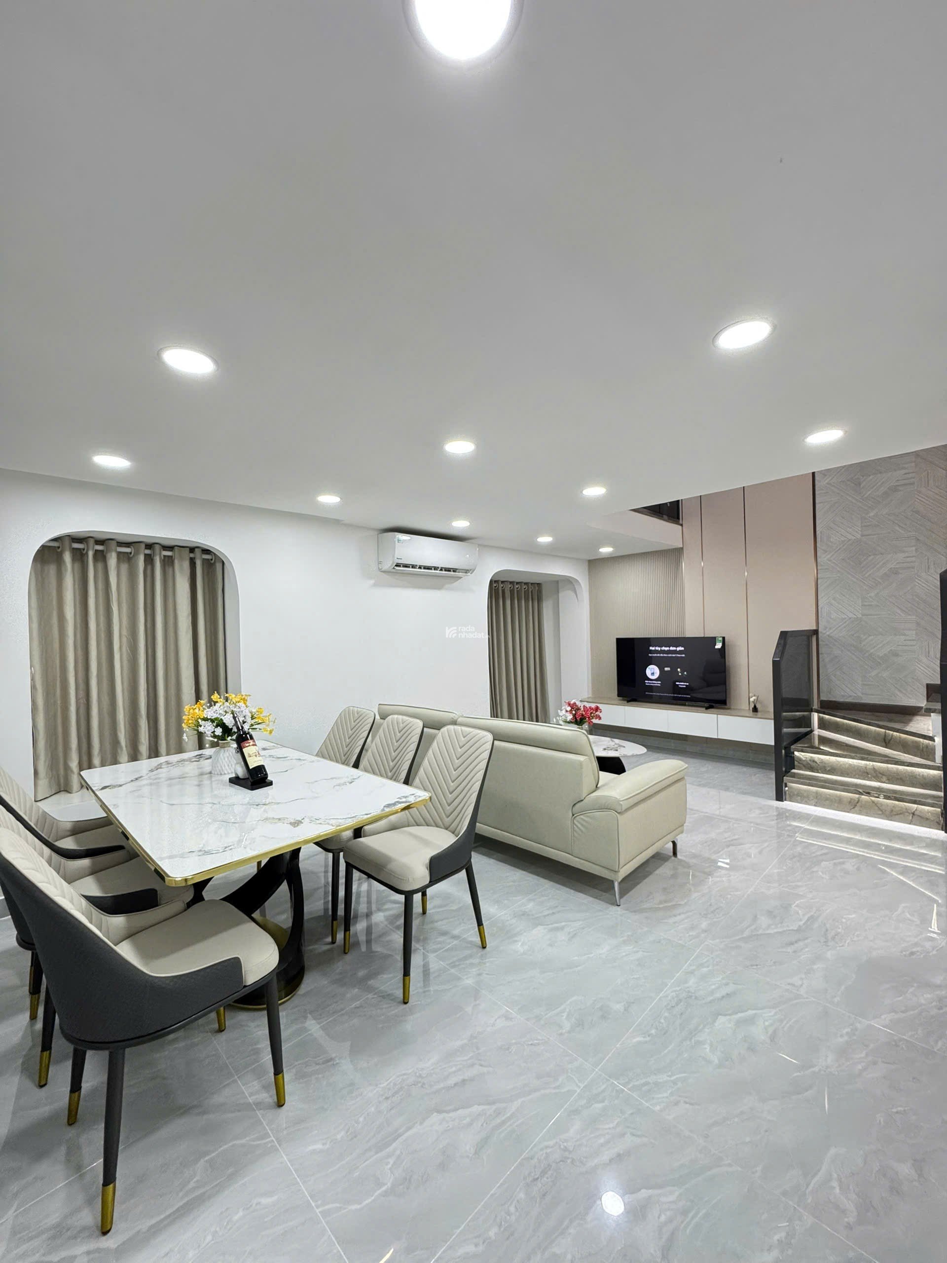 Bán nhanh căn hộ Duplex Sky garden 1, PMH, Q7, 115m2, 3PN, 3WC, nhà mới đẹp, giá chỉ 6,8 tỷ 