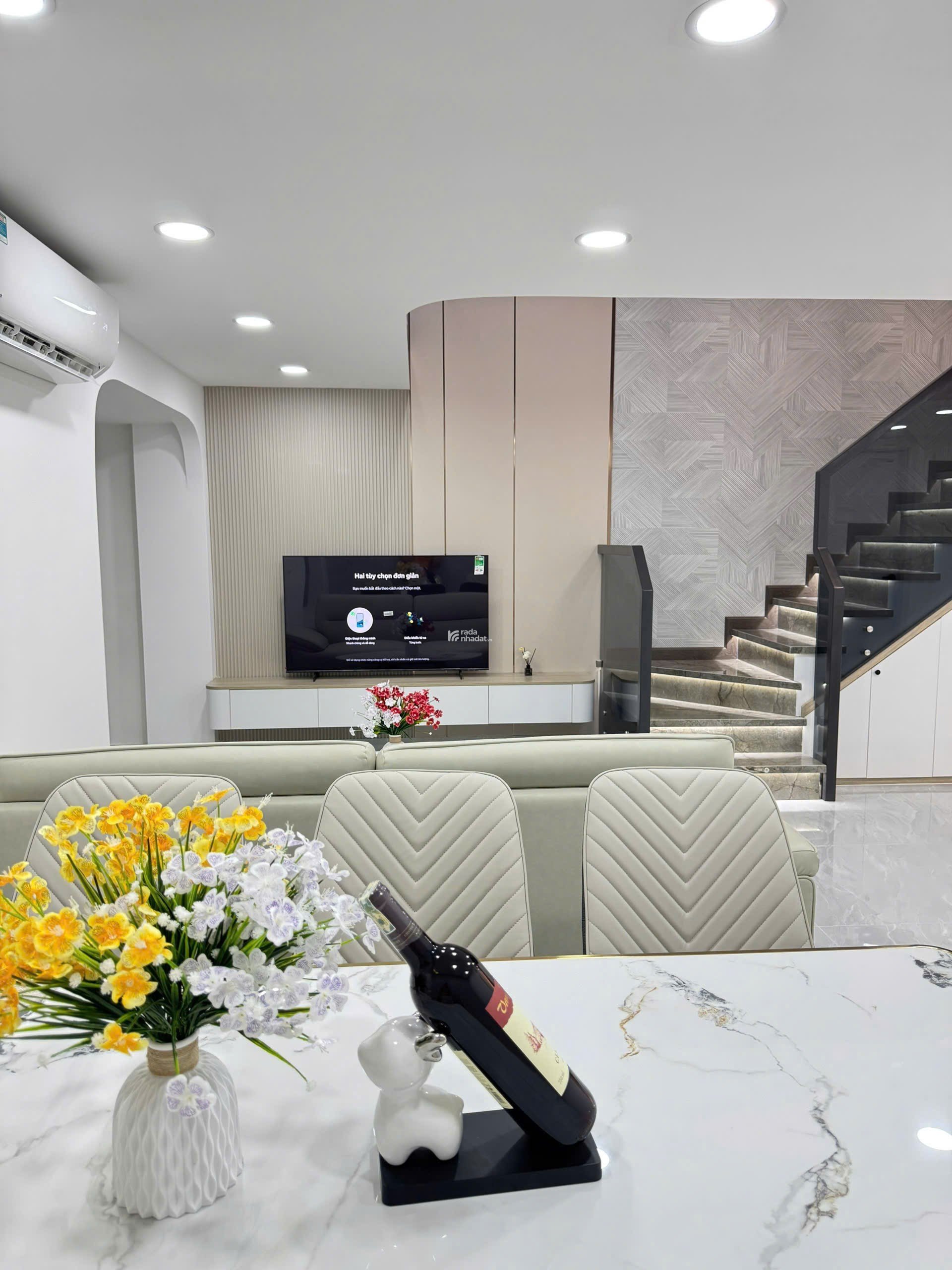 Bán nhanh căn hộ Duplex Sky garden 1, PMH, Q7, 115m2, 3PN, 3WC, nhà mới đẹp, giá chỉ 6,8 tỷ 