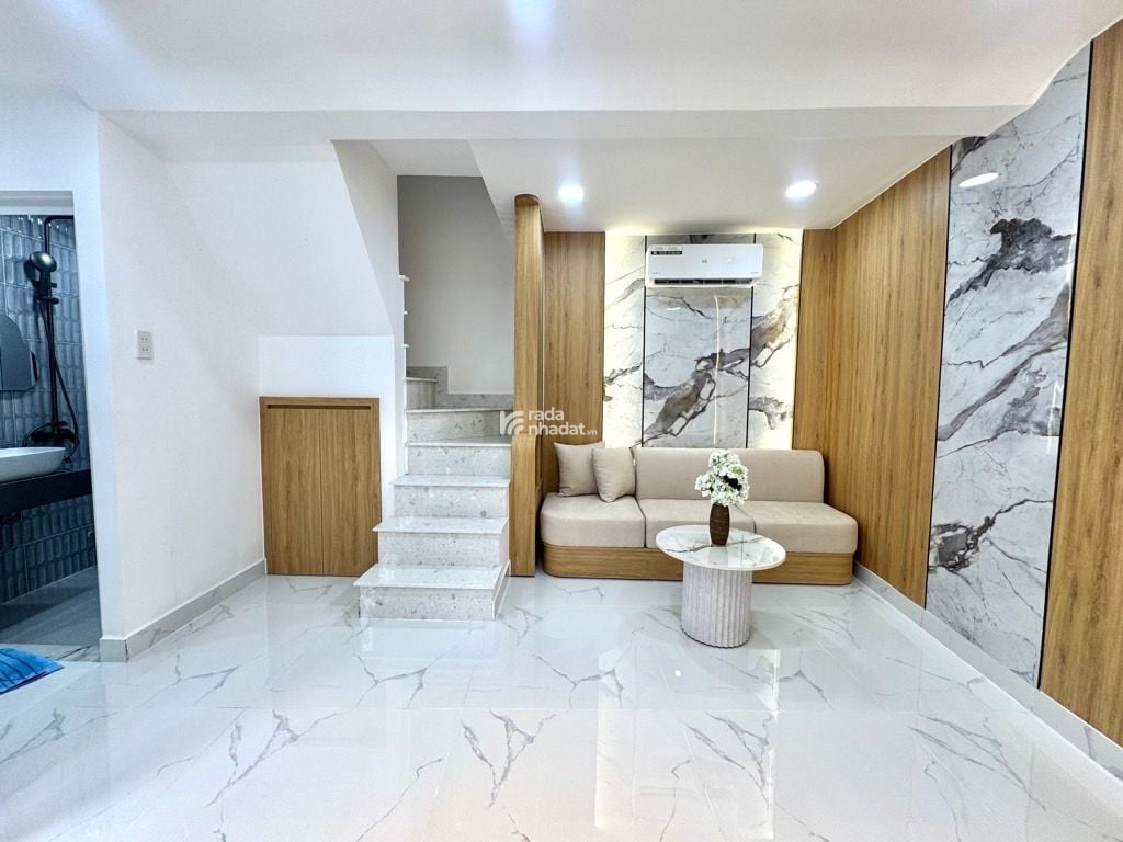 Khu Phan Xích Long - 25m2 - 2 Tầng đúc - Gần Mặt tiền - Ngay khu Phố Ẩm Thực - Full nội thất