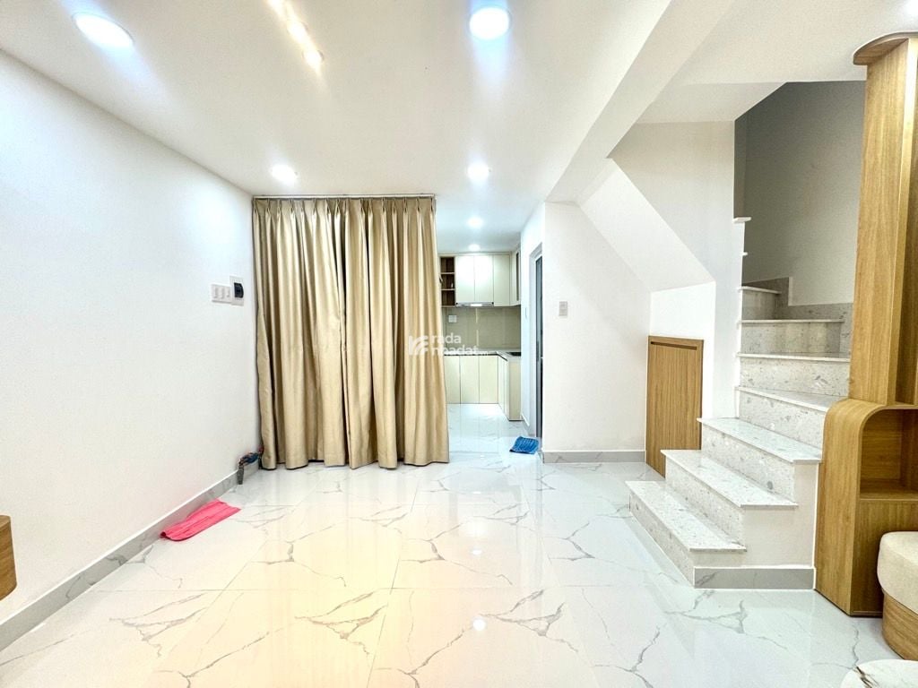 Khu Phan Xích Long - 25m2 - 2 Tầng đúc - Gần Mặt tiền - Ngay khu Phố Ẩm Thực - Full nội thất