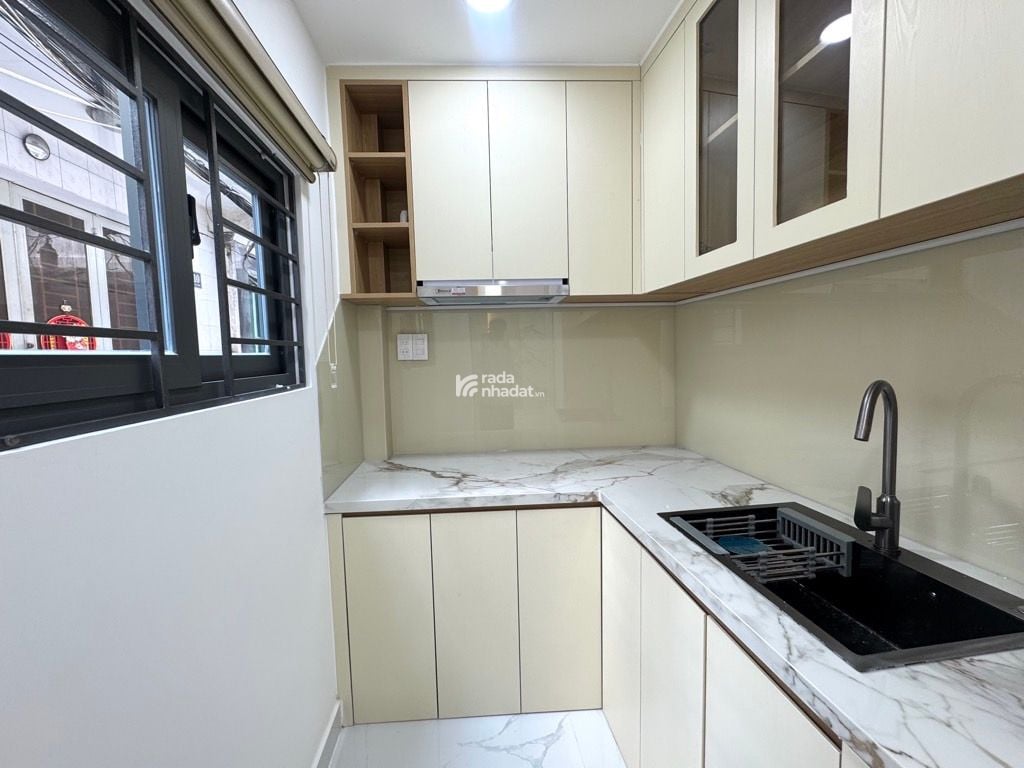 Khu Phan Xích Long - 25m2 - 2 Tầng đúc - Gần Mặt tiền - Ngay khu Phố Ẩm Thực - Full nội thất