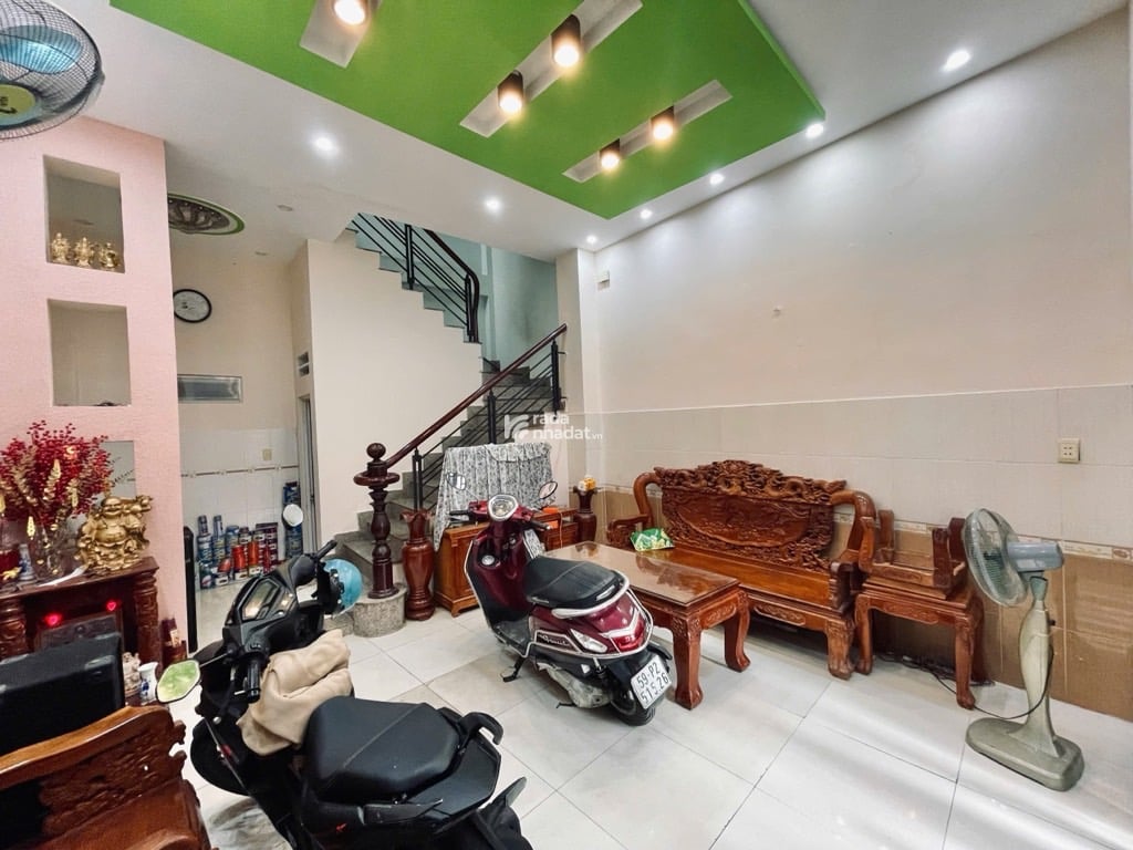 SÁT MẶT TIỀN BÙI THẾ MỸ, TÂN BÌNH, 33M2 CÓ KC Ở NGAY. GIẢM 350TR CHỈ CÒN 4.5T TL 