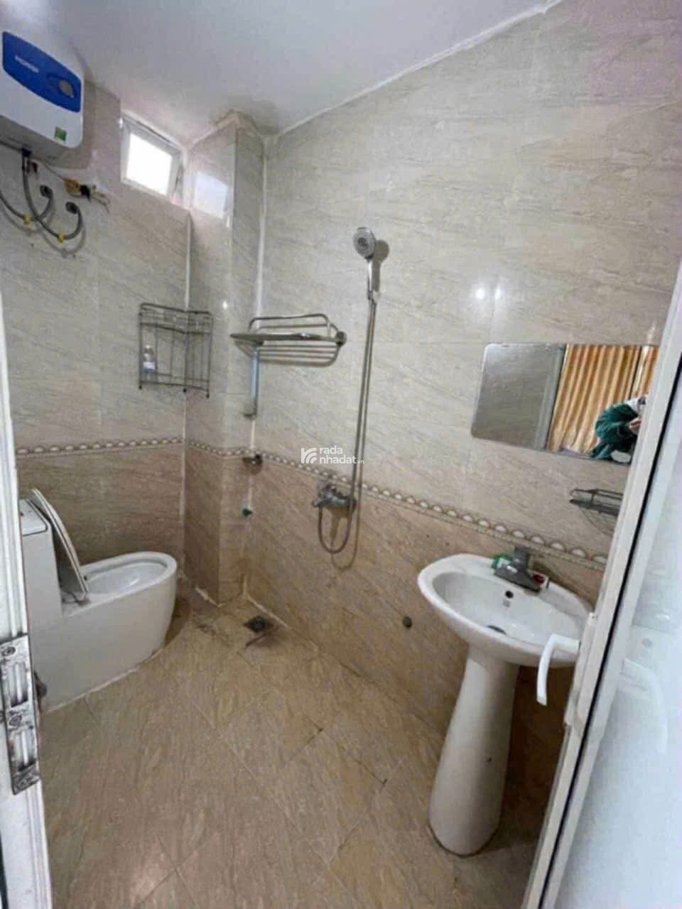 Cho thuê Phòng tầng 5 ngõ Bạch Mai- Hai Bà Trưng - dt 22m2-Giá 4tr3