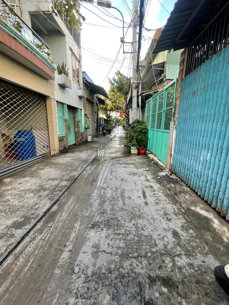 -Vị trí cực đẹp, ngay vòng xoay Phú Lâm đi chuyển nhanh vào các Quận Trung Tâm.  