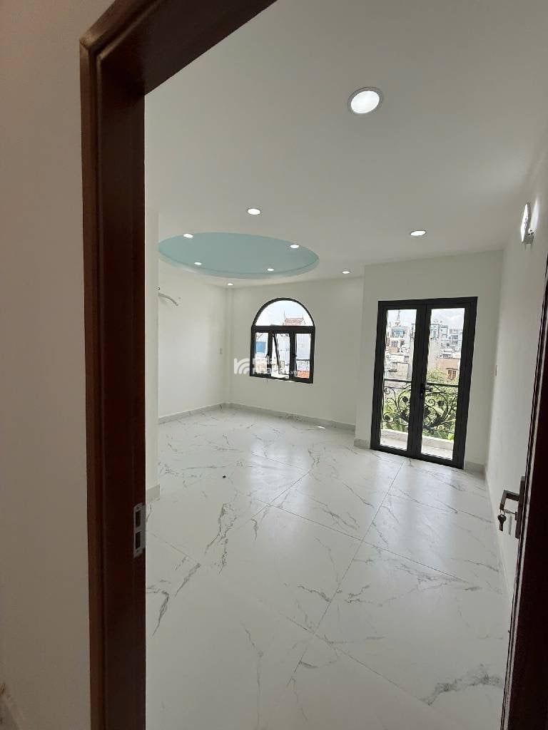 NHÀ 4 TẦNG MỚI XÂY VÀO Ở NGAY THIẾT KẾ HIỆN ĐẠI - HẺM XE HƠI VÀO NHÀ - NGANG HIẾM 5.15M - KHÔNG LỘ 