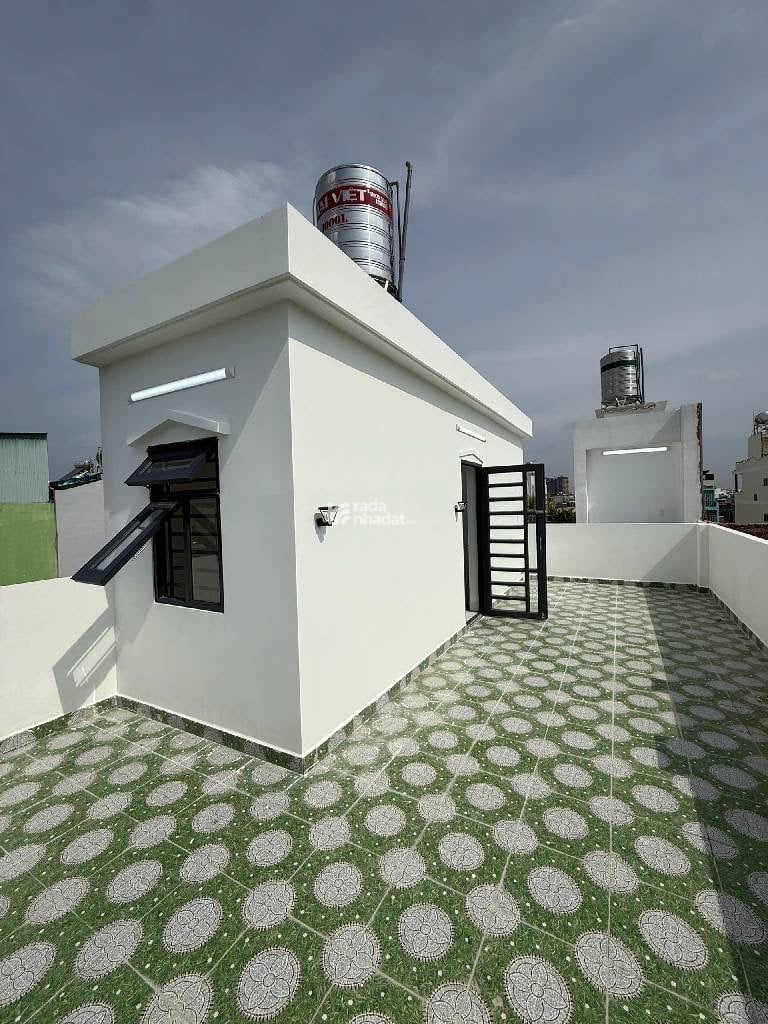 NHÀ 4 TẦNG MỚI XÂY VÀO Ở NGAY THIẾT KẾ HIỆN ĐẠI - HẺM XE HƠI VÀO NHÀ - NGANG HIẾM 5.15M - KHÔNG LỘ 