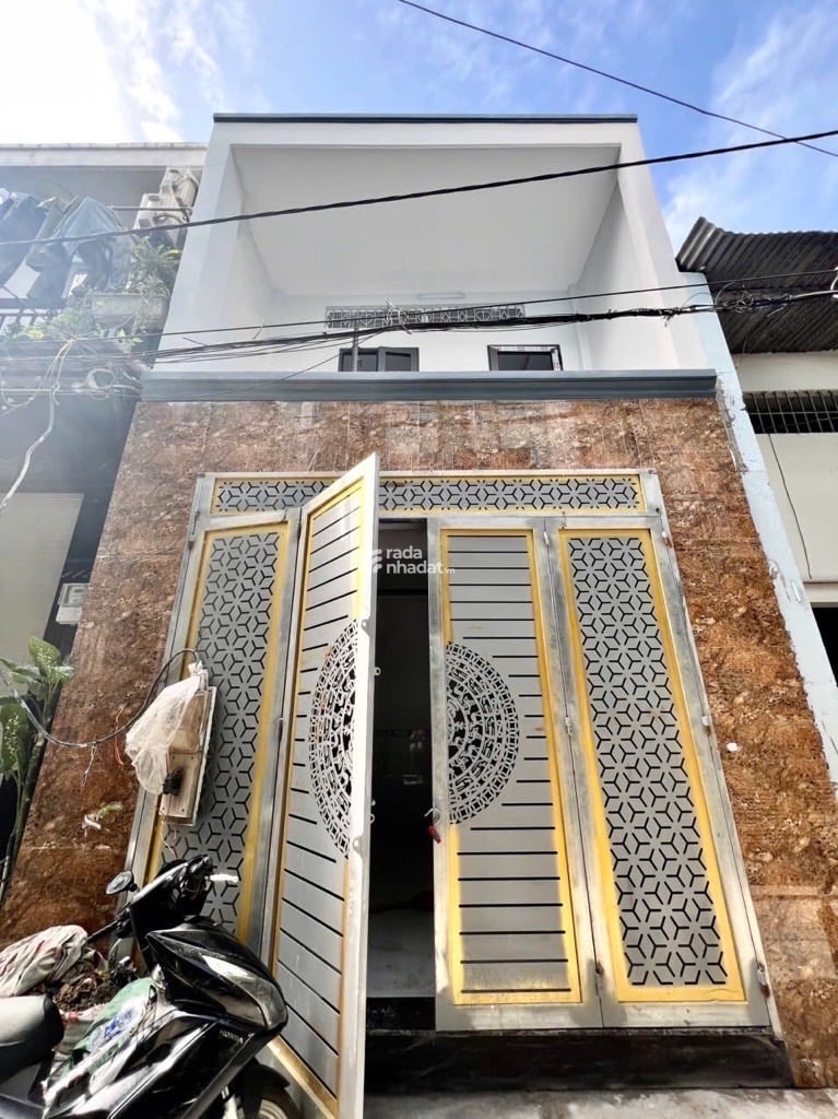 BÁN GẤP NHÀ MỚI NGAY NGÃ TƯ 4 XÃ -LÊ VĂN QUỚI -1 TRỆT 1 LẦU