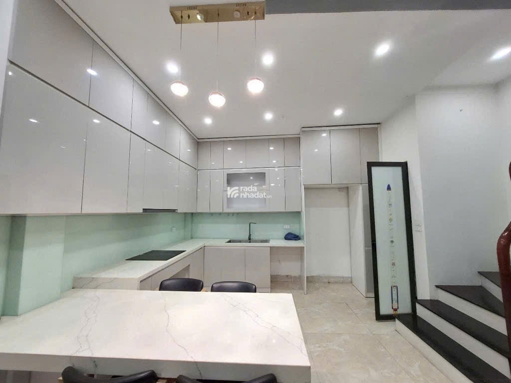 Nhà siêu hiếm ngõ 35 Lê Đức Thọ, Mỹ Đình, ô tô đỗ cổng, 5 tầng, 41m2, mt 4m5 chỉ 9 tỷ.