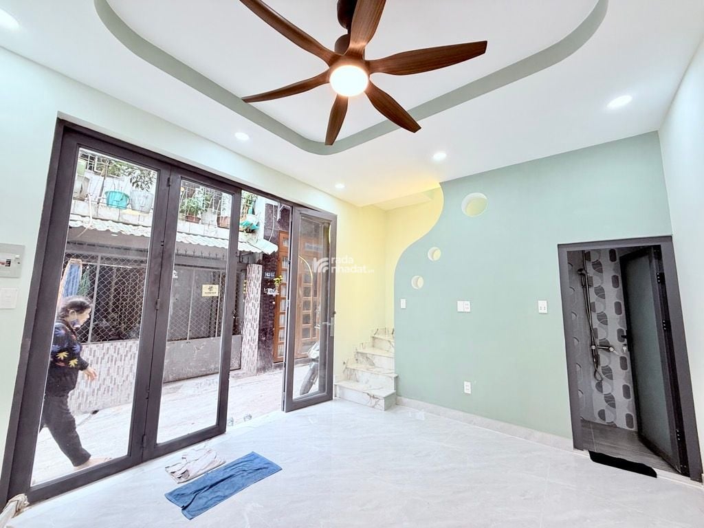 HẺM 3M ĐẸP. PHẠM VĂN BẠCH, TÂN BÌNH, 35M2 CÓ KC Ở NGAY. GIẢM 350TR CHỈ 4.2T 