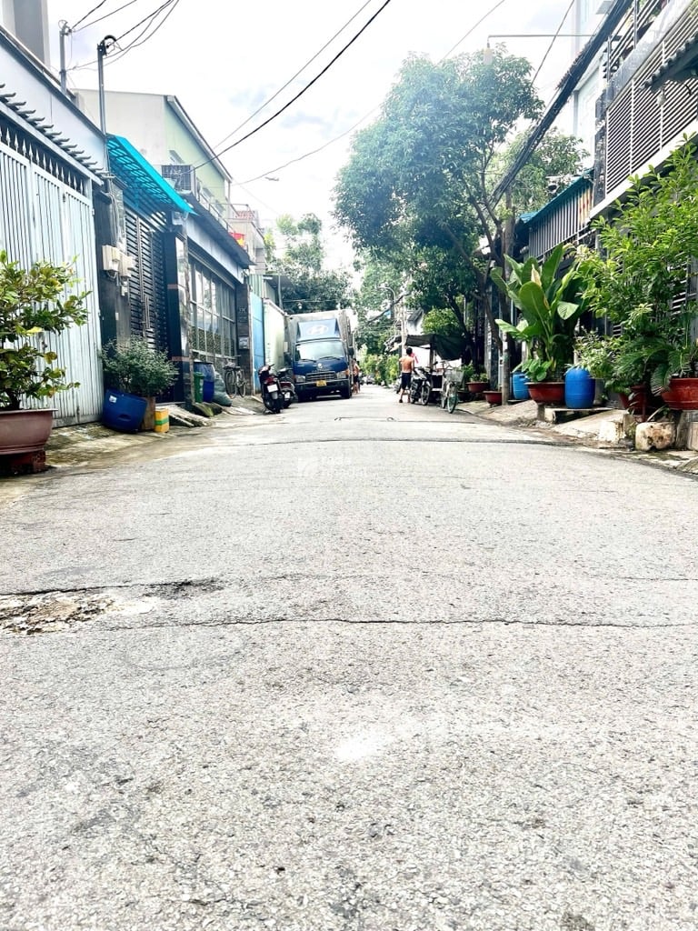 bán nhà Lê Văn quới - 68m2 - giáp tân phú - 2 tầng BTCT - hẻm xe tải 10m - gấp bán giá 5 tỷ 050 TL