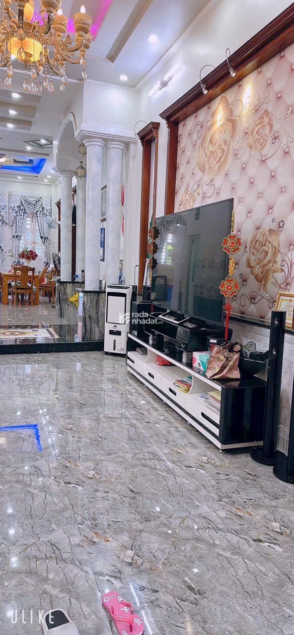 Bán nhà MTKD ngay Metro Hiệp Phú Q12 ngang 6.6m 165m2 3 tầng đẹp vào ở và KD chỉ 17.5 tỷ. 