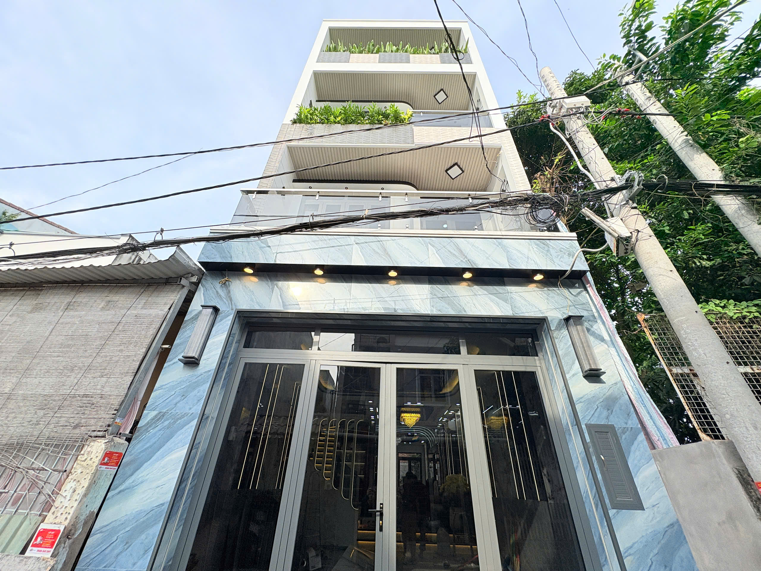 SIÊU PHẨM NHÀ CÓ THANG MÁY NỘI THẤT CAO CẤP THỊ TRẤN NHÀ BÈ