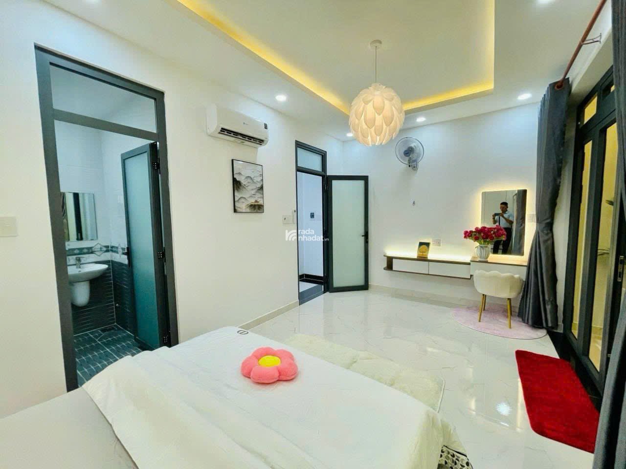 Xoay vốn kinh doanh bán gấp nhà 4 tầng Nguyễn Thượng Hiền, Phú Nhuận, 53m2, SHR giá 3 tỷ 870 TL