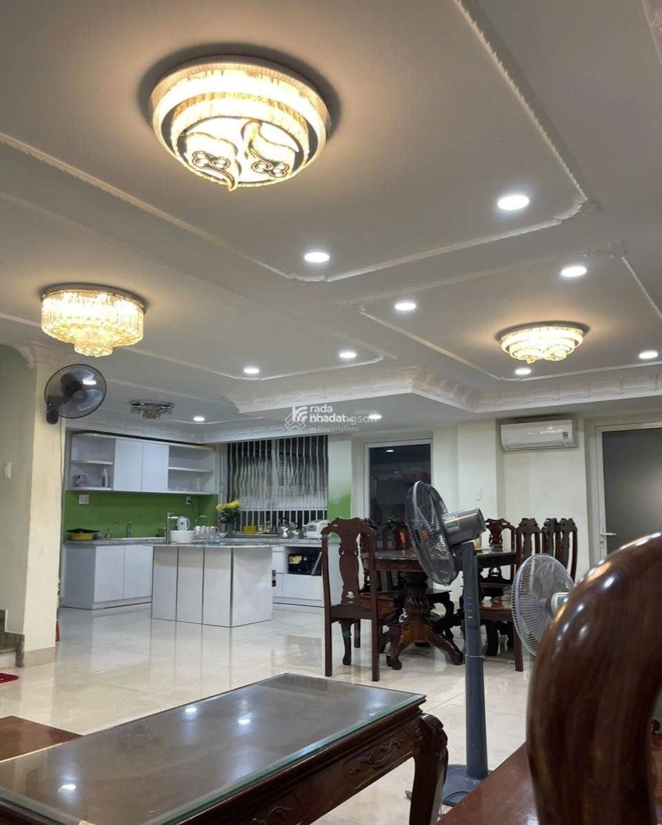 Cho thuê N/C biệt thự sân vườn góc 2 mặt tiền Hiệp Bình Chánh, Gần đường Phạm Văn Đồng