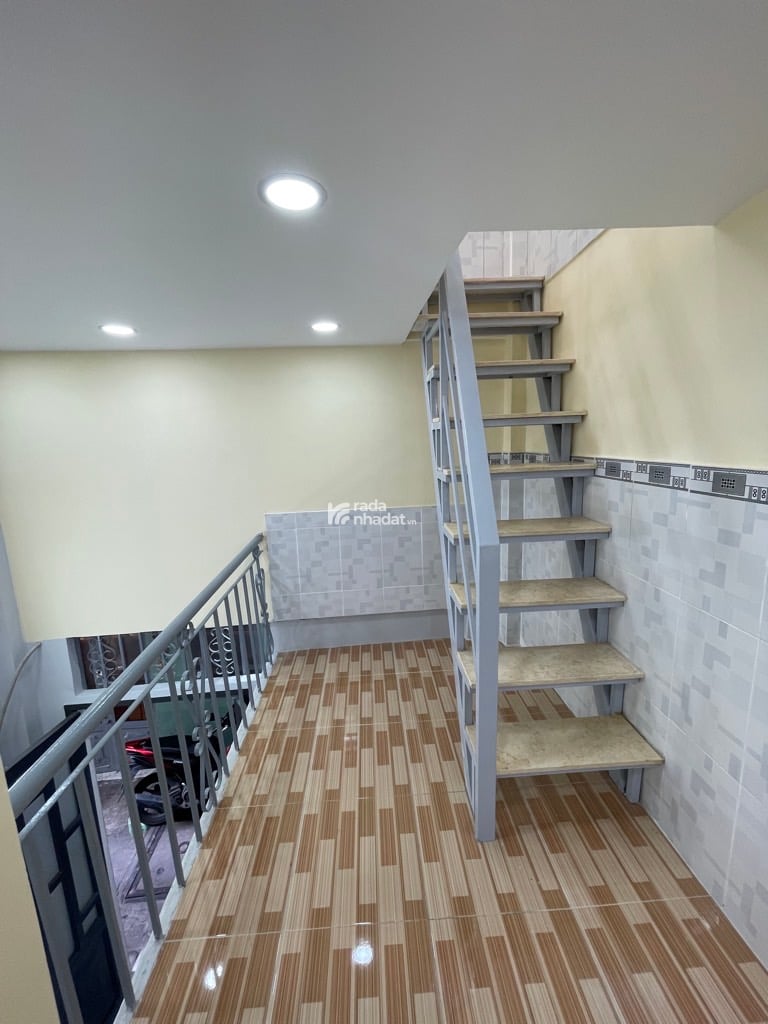 SÁT TÂN BÌNH, HẺM XE HƠI HUỲNH THIỆN LỘC, TÂN PHÚ, 3 TẦNG HIẾM CÓ. GIẢM 550TR CHỈ 2.35T TL TỐT