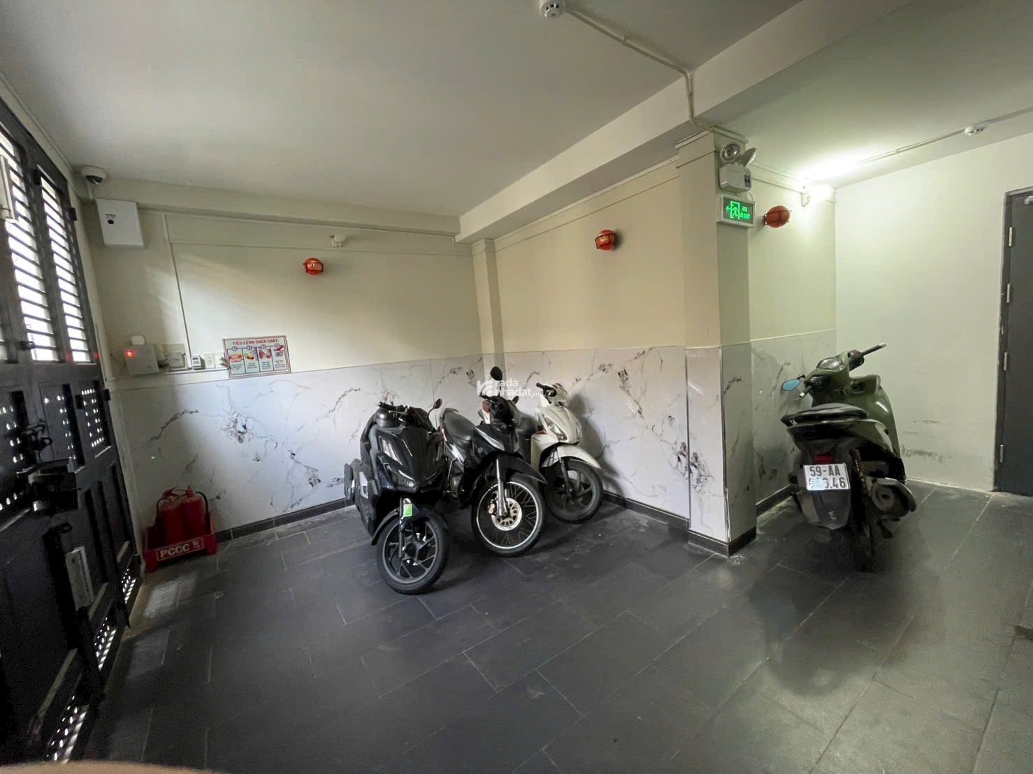 GIẢM MẠNH 1 Tỷ CÒN 11.8 Tỷ - Bán Gấp CHDV dòng tiền 600tr/năm - Hẻm khổng lồ ngay mặt tiền