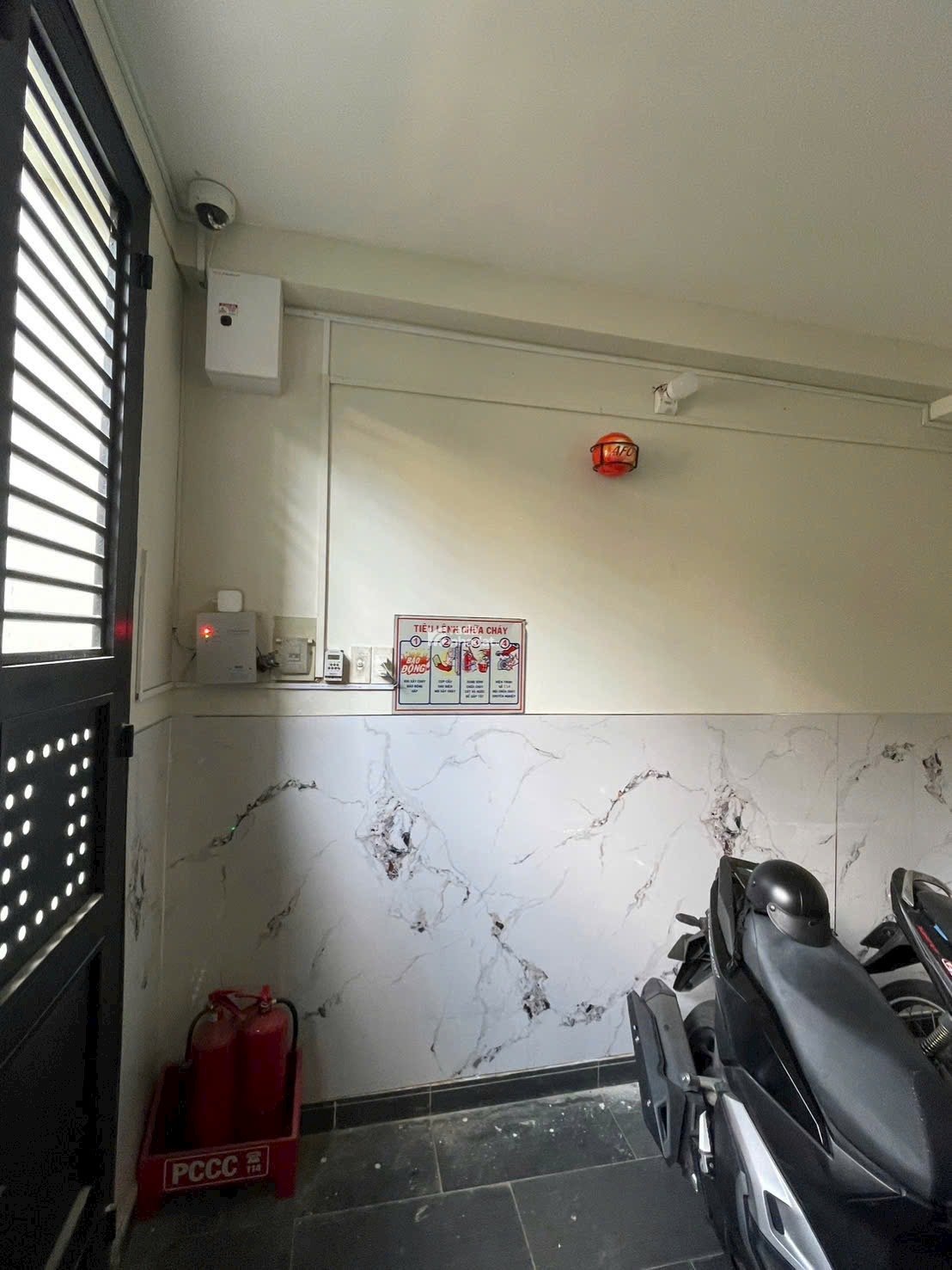 GIẢM MẠNH 1 Tỷ CÒN 11.8 Tỷ - Bán Gấp CHDV dòng tiền 600tr/năm - Hẻm khổng lồ ngay mặt tiền